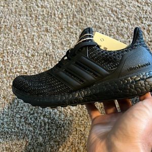 Womens adidas ultra post 4.0 DNA (H02590) box is ripped size 6.5